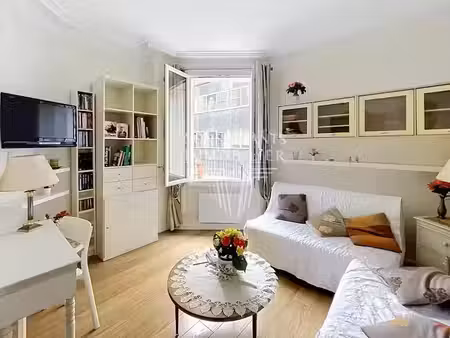 location appartement 1 pièce 24.6 m² à paris 7ème (75007)  1 247 €