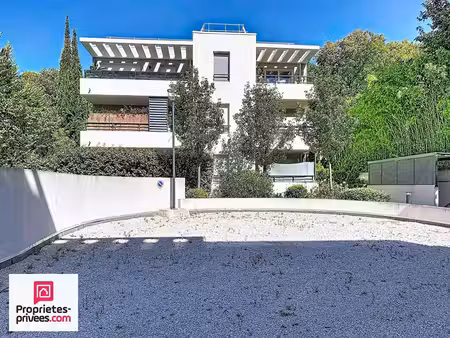 appartement t4 dernier étage avec deux terrasses et garage