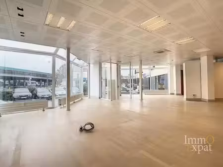vilvoordelaan: bureaux avec cave et 4 emplacements de parkin