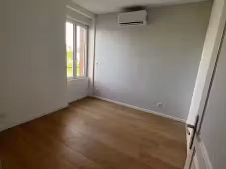location appartement 2 pièces 28.05 m² à vierzon (18100)  370 €