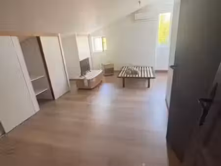 location appartement 1 pièce à cars (33390)  430 €