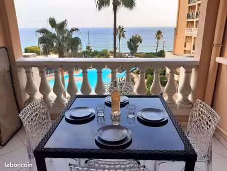 t2 meublé 25m² - vue mer & piscine - cannes-la-bocca (parking inclus)