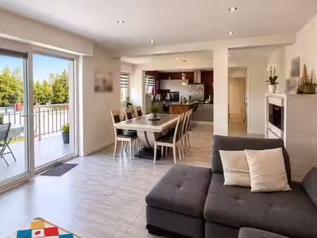 a louer – appartement 5 pièces 170m² en duplex  terrasse et garage privatifs