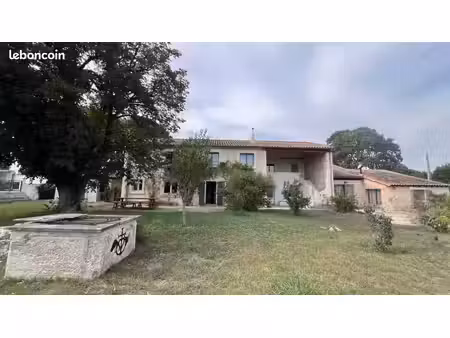 villa 10 pièces 358 m²