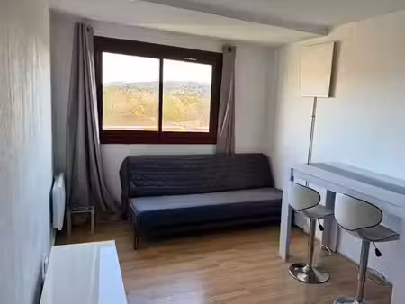 location meublée appartement 1 pièce 18 m² à aix-en-provence (13090)  640 €