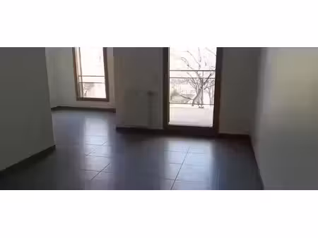 location appartement 1 pièce 33 m² à lyon 8ème (69008)  650 €