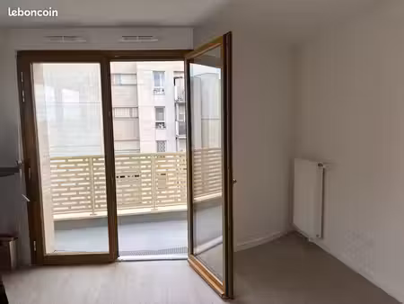 studio 1 pièce 27 m²