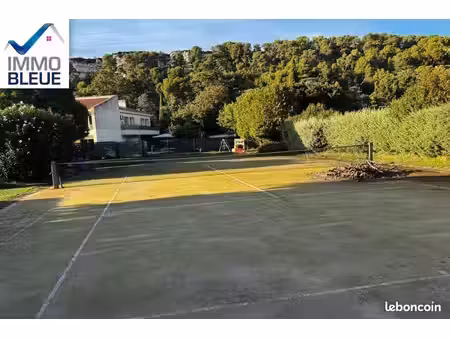 terrain 820 m² saint-victoret