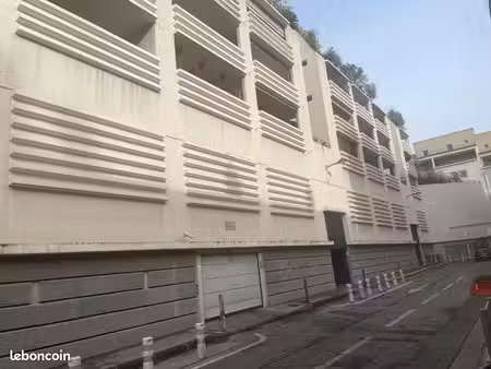 parking 15 m² marseille 05