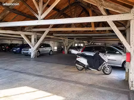 place de parking couverte croix rousse