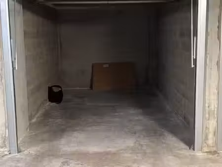 garage fermé de 13 m2
