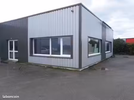 local commercial lure