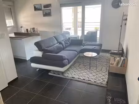 bel appartement t2 avec 2 terrasses – arenc  marseille