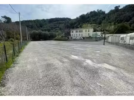 location terrain 1705 m² et bureaux 225m²