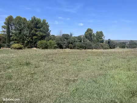 terrain à bâtir de 650 m² à aix-en-provence (13)