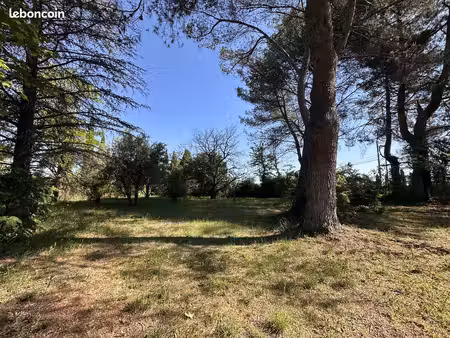 terrain à bâtir de 1357 m² à aix-en-provence (13)
