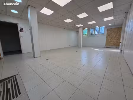 local - entrepôt 81 m2