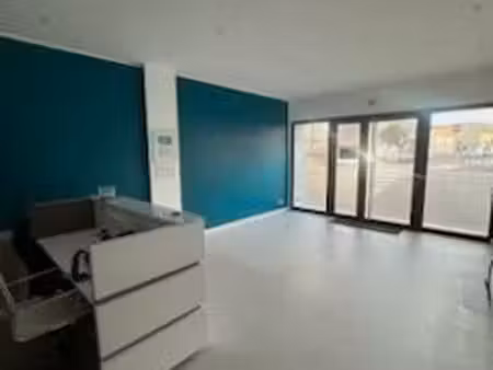 loue local commercial 90m2