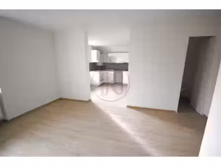 appartement 3 pièces avec parking  à villers le lac