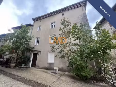 immeuble de rapport rénové - 3 appartements et un local commerci