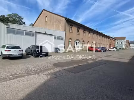exceptionnel très grand bâtiment de 1300m²