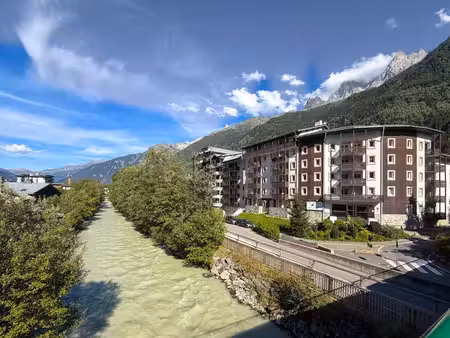 studio spacieux pour 4 personnes au cœur de chamonix  balcon plein sud et vue mont-blanc