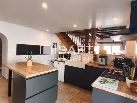 maison beaux volumes 280 m2 : centre du village