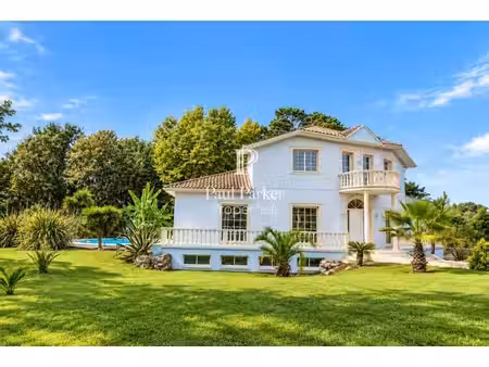 maison saint jean de marsacq 7 pièces 240 m2 piscine sur une parcelle de 5344 m²