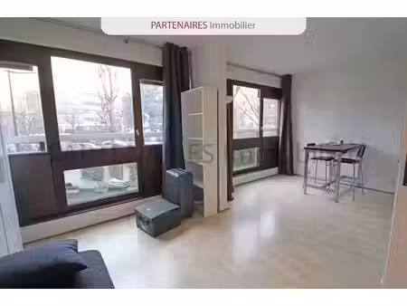 location meublée appartement 2 pièces 26.06 m² à le chesnay-rocquencourt (78150)  813 €