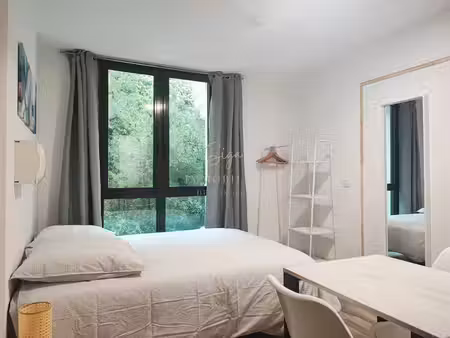 studio de 16m2 à 300 m du port  climatisé