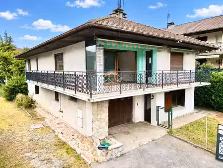 bonneville – maison à rénover – 236 m² au total – 3 app