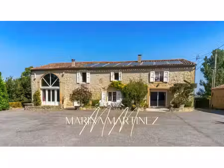 propriété de caractère de 362 m² habitables - plusieurs dépendances et près de 7 hectares 