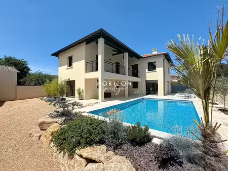 feillens : maison 200 m2  5 ch  910 terrain  piscine  garage