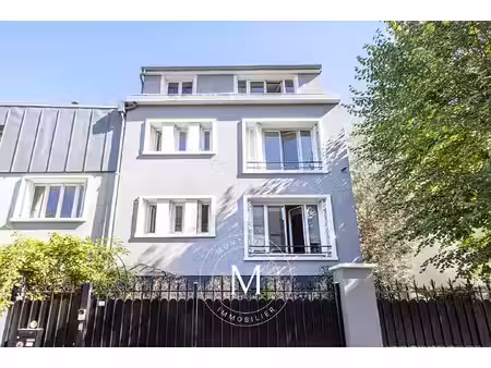 maison avec jardin et double emplacement de parking