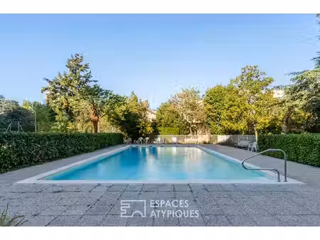 appartement dans résidence avec piscine et court de tennis