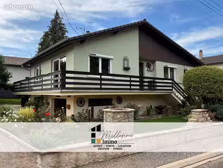 propriété 7 pièces 136 m²