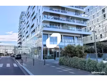 local commercial 218 m²