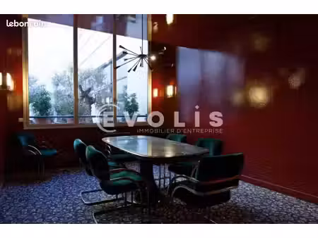 bureaux 183 m²