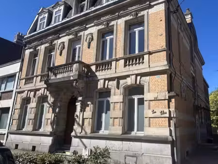 bureau professionnel très lumineux – cambrai – 500 cc