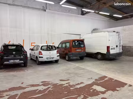 lot 5 parkings couverts