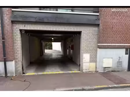 4 places parkings centre ville - terrain 83 m2 permettant 4 places de parkings (non boxées