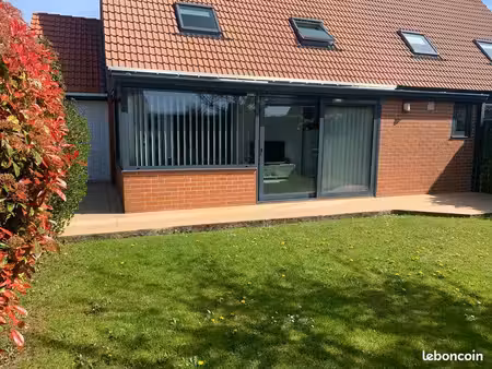 maison semi individuelle avec jardin et garages