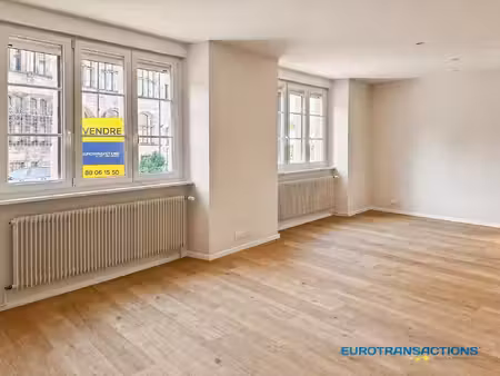 haguenau centre-ville – local / bureau de caractère de 107m² au rez-de-chaussée dans un im