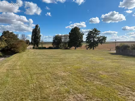 terrain viabilisé 1096m2