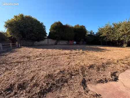 terrain à bâtir d’environ 1 500 m² – cu obtenu - viabilisation en cours