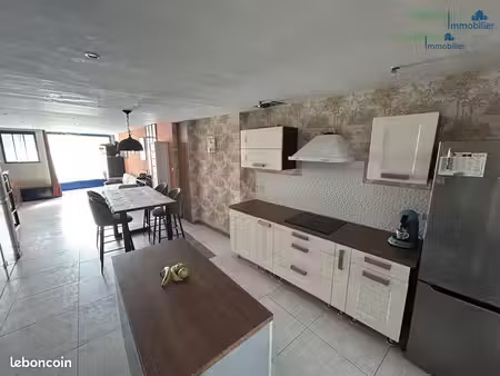 maison 8 pièces 154 m²