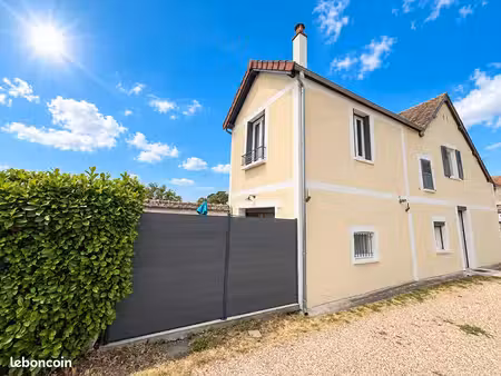 maison 4 pièces 85 m²