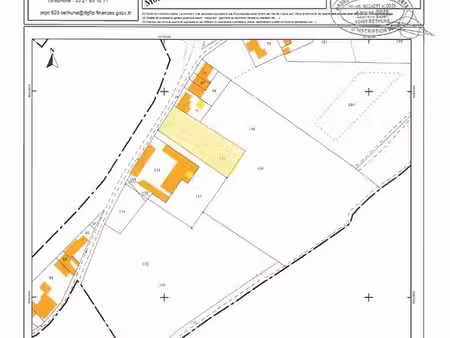 terrain 1385 m² essars
