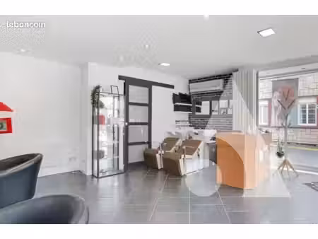 boutique 55 m² saint just en chaussee