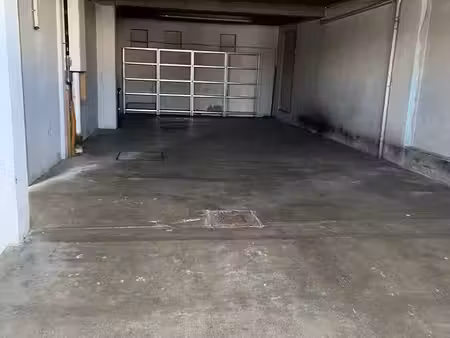 garage / place de parking moto sécurisée – accès facile